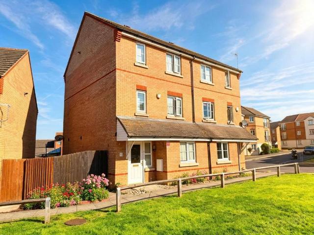 House for rent in Ardleigh Green, Greater London