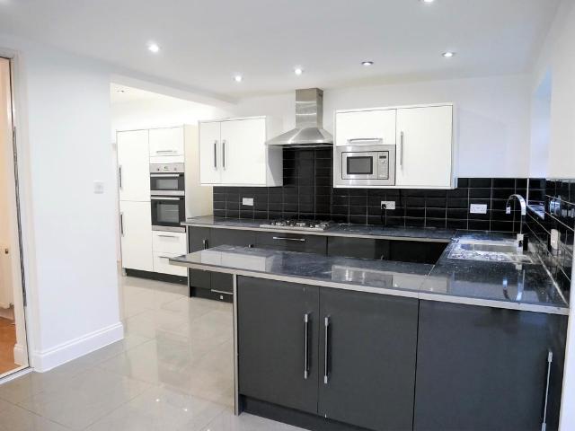 House for rent in Lampton, Greater London