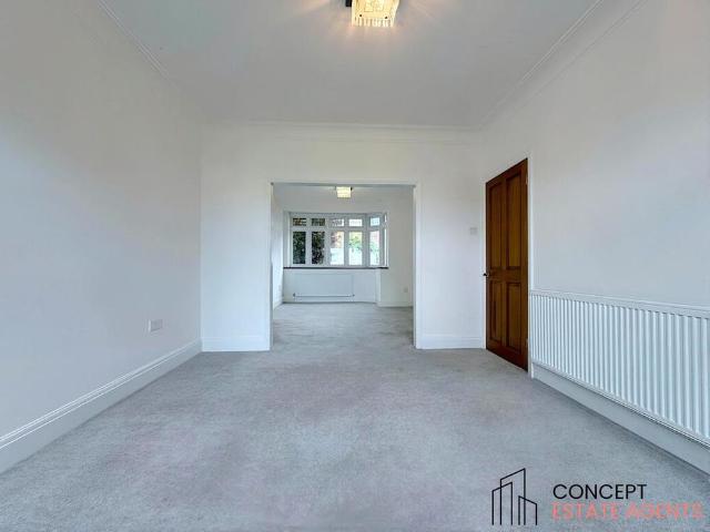 House for rent in Ashtead Park, Pachesham Park