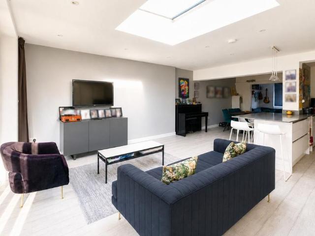House for rent in The Hale, Greater London