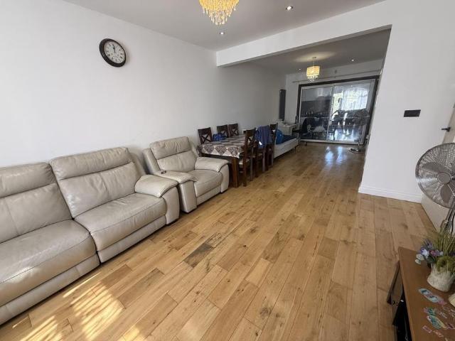 House for rent in Lane, Greater London
