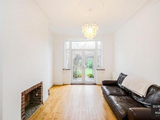 House for rent in Seven Kings, Greater London