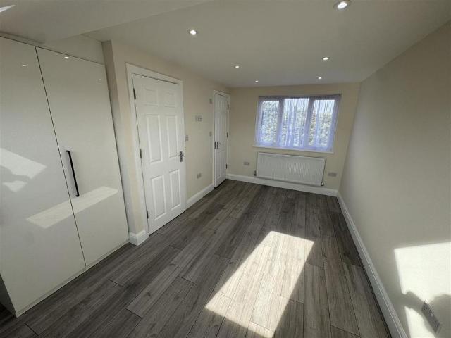 House for rent in Brunswick Park, Greater London