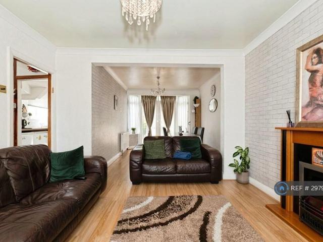 House for rent in Worcester Park, Greater London