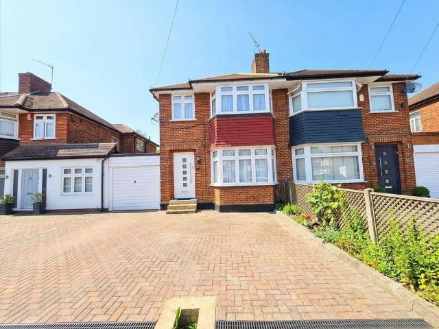 House for rent in Broadfields, Greater London