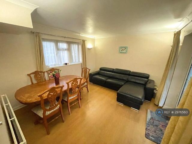 House for rent in Pinner, Greater London