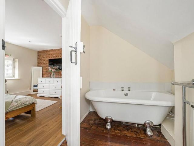 House for rent in Crondall, Hart