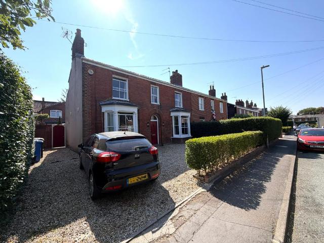 House for rent in Heigham Grove, East Bank