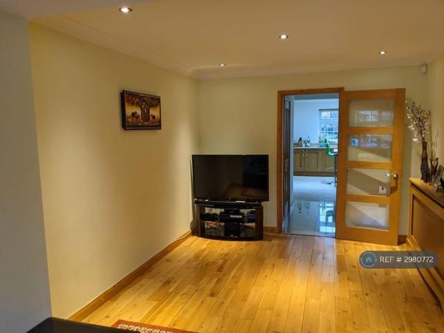 House for rent in Denham, Denham Green
