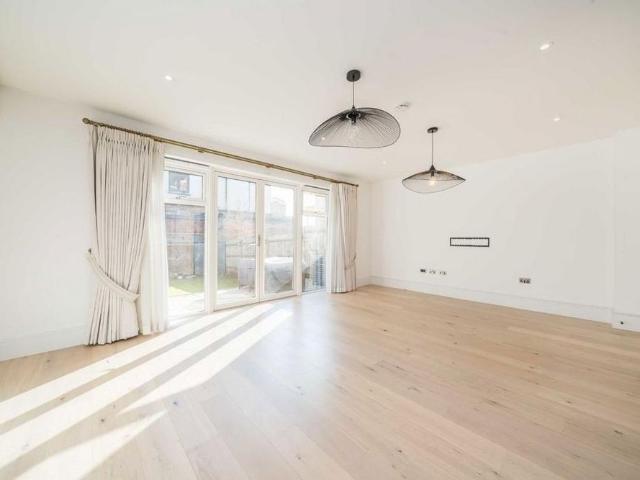 House for rent in London Borough of Merton, Greater London