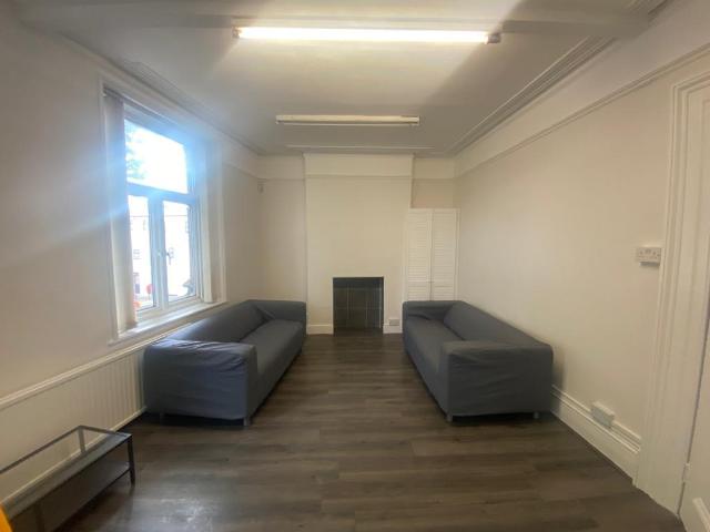House for rent in London Borough of Hounslow, Greater London