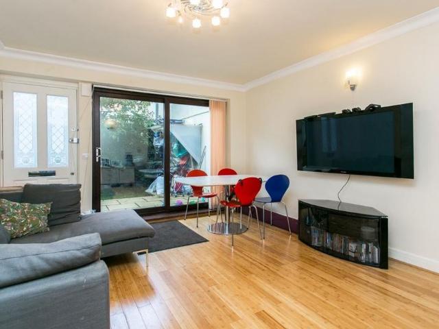 House for rent in Stockwell, Greater London