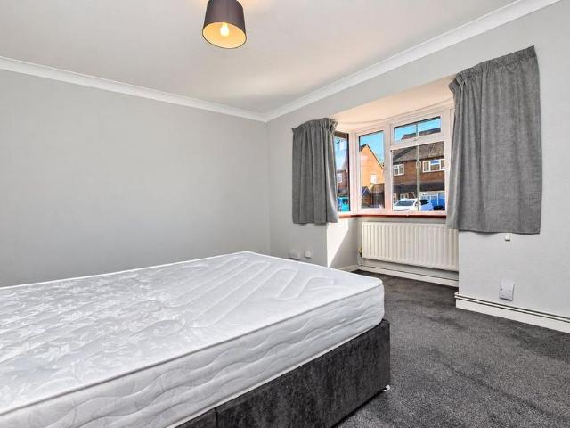 House for rent in Jacobs Well, Guildford