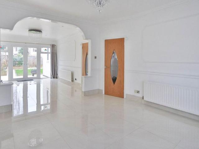 House for rent in Old Malden, Greater London