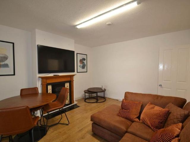 House for rent in Cricklewood, Greater London