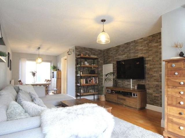 House for rent in Woolton, Calderstones
