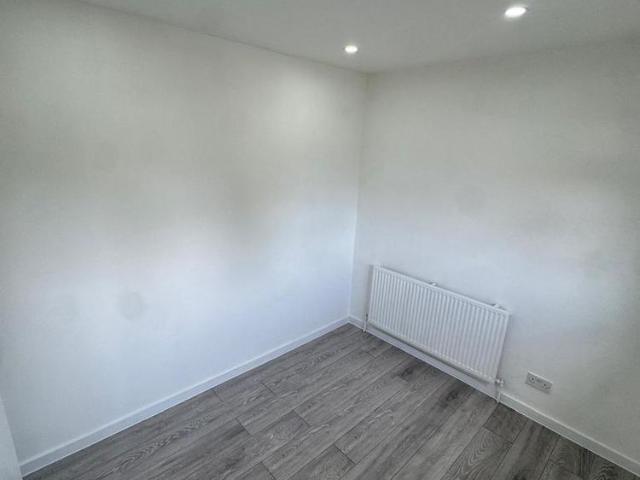 House for rent in London Borough of Barking and Dagenham, Greater London