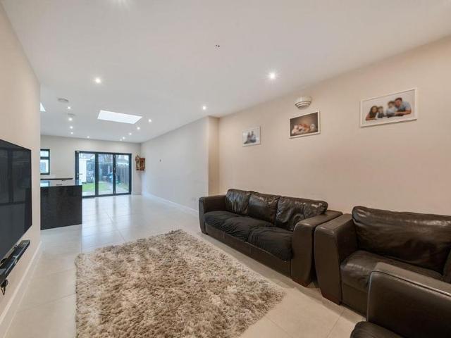 House for rent in Kenton, Greater London