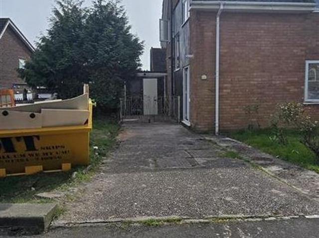 House for rent in Dixons Green, West Midlands