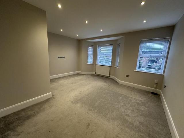 House for rent in Kitt's Moss, Bramhall