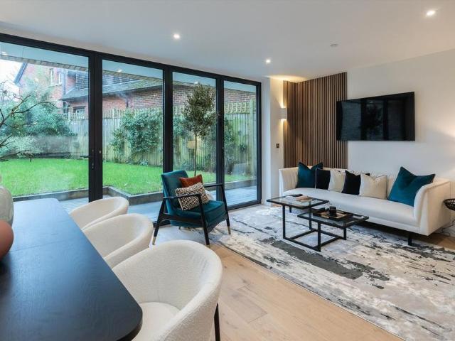 House for rent in London Borough of Merton, Raynes Park