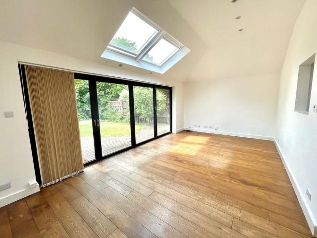 House for rent in Row Town, Surrey