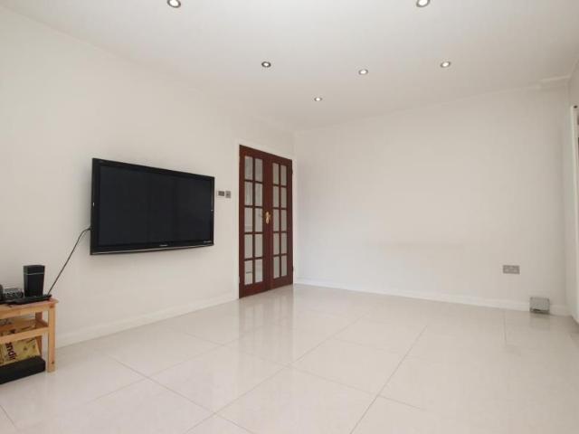 House for rent in Queensbury, Greater London