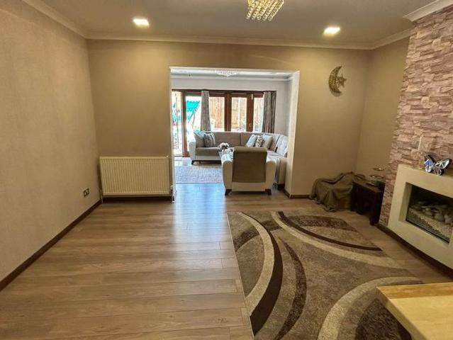 House for rent in Lane, Greater London