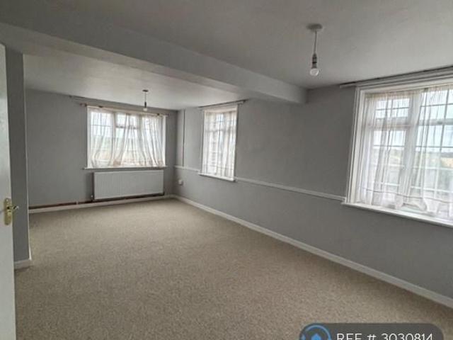 House for rent in Navestock Side, Essex