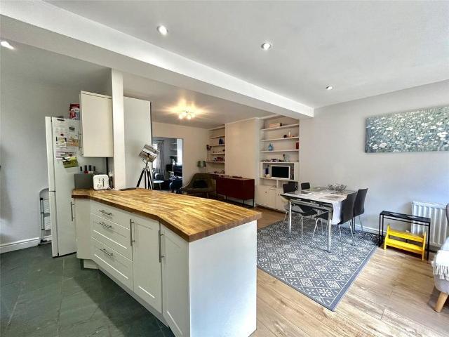 House for rent in Oxted, Hillview