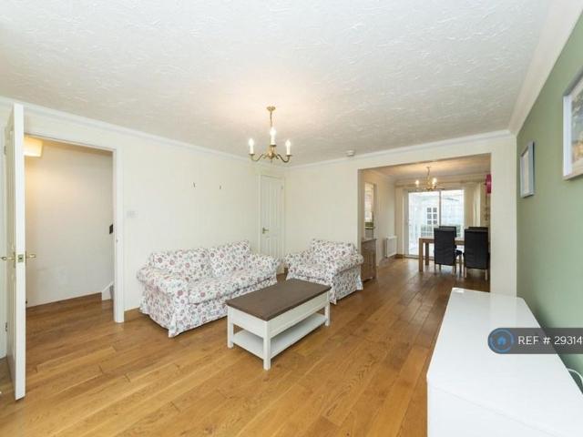 House for rent in Ladygrove, Berrick Salome