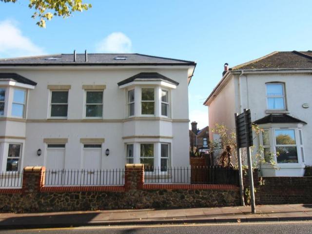 House for rent in Midway, Kent