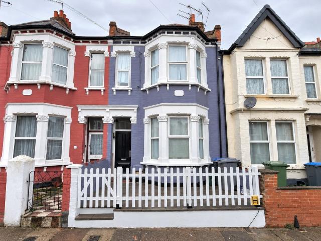 House for rent in Dudden Hill, Greater London