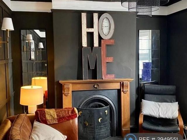 House for rent in Ewens Farm, Golden Valley