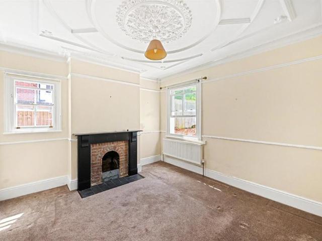 House for rent in Pouchen End, Hertfordshire