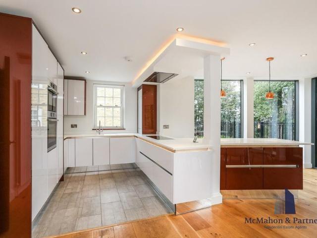 House for rent in Charlton Riverside, Greater London