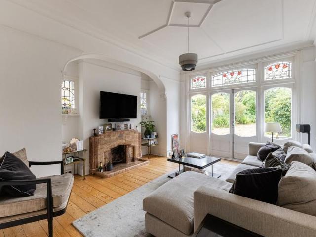 House for rent in London Borough of Southwark, Greater London
