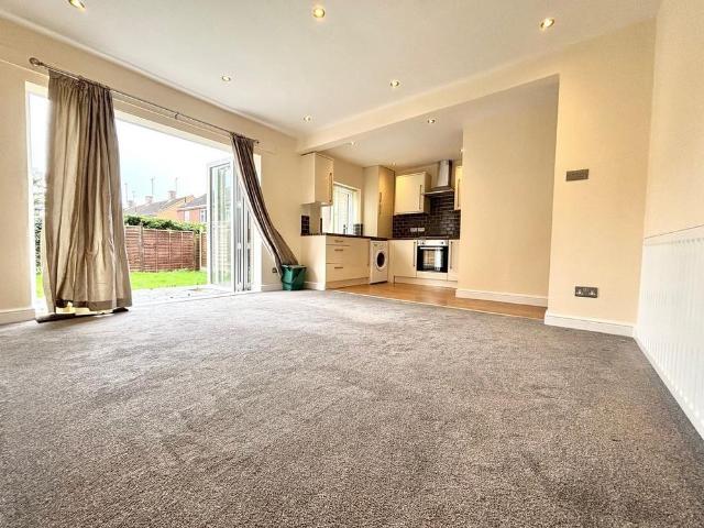 House for rent in Milverton, Green Close