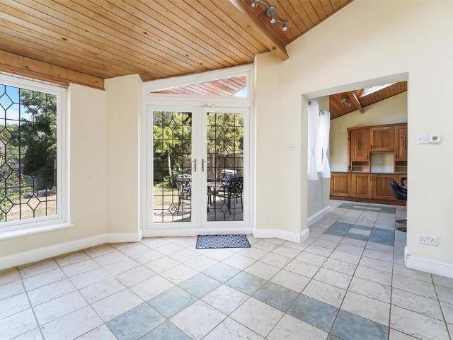 House for rent in Stoneleigh, Ewell