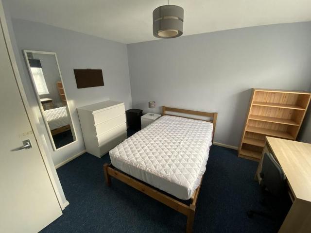 House for rent in Hales Place, The Bridge