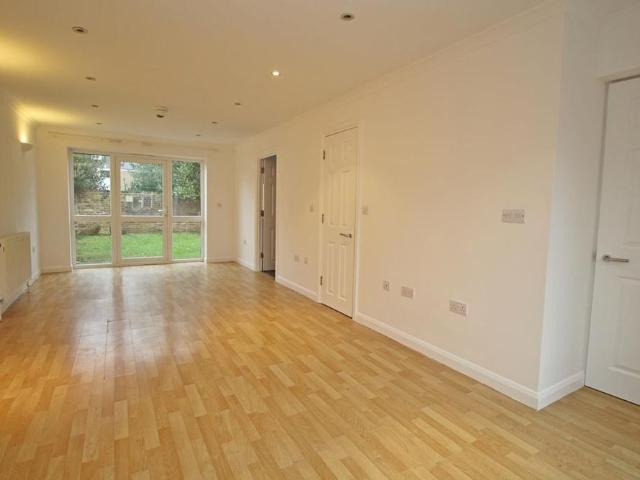 House for rent in London Borough of Hounslow, Spring Grove