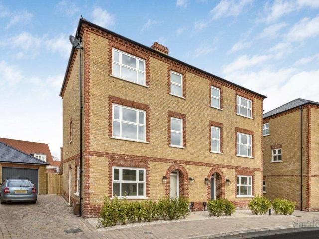 House for rent in Cockfosters, Greater London