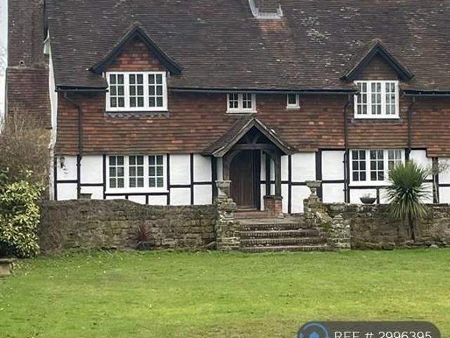 House for rent in Slaugham, Perryfields