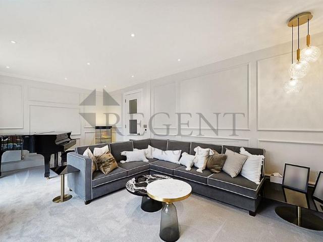 House for rent in Cockfosters, Greater London
