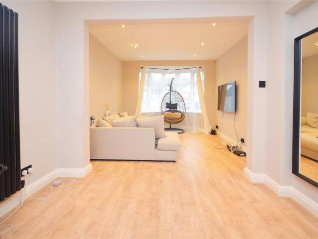 House for rent in London Borough of Havering, Greater London