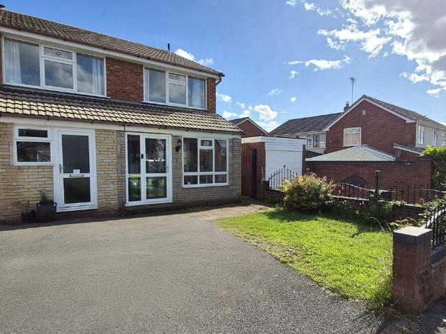 House for rent in Gillity Village, West Midlands