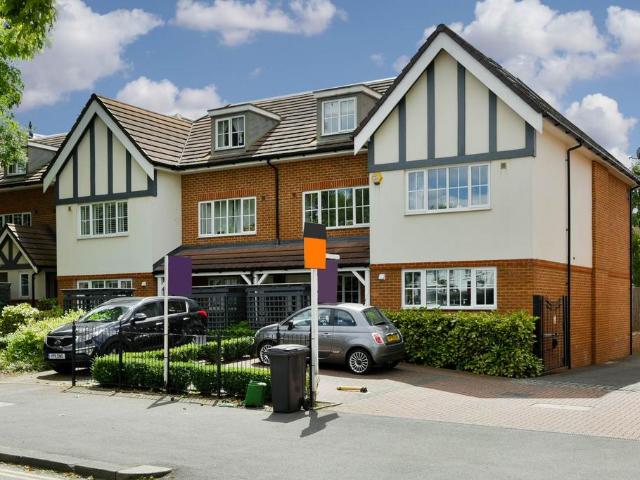 House for rent in Stoneleigh, Ewell