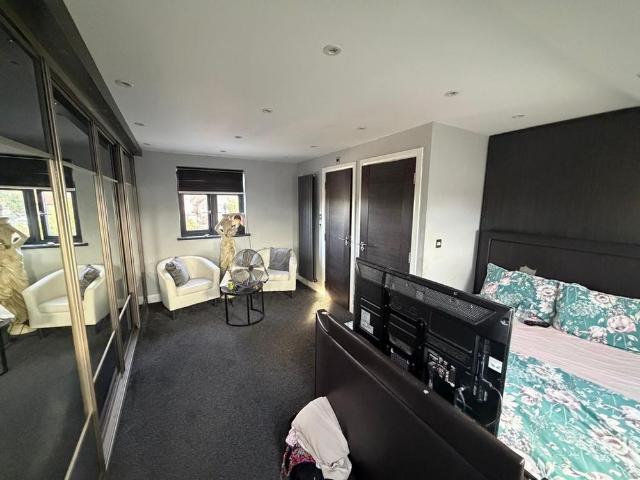 House for rent in Beavers, Greater London