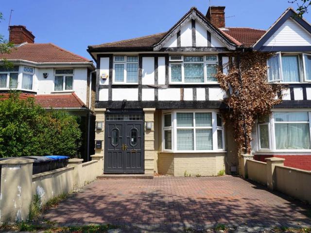 House for rent in Alperton, Greater London