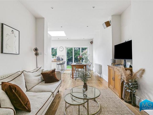 House for rent in Whetstone, Greater London